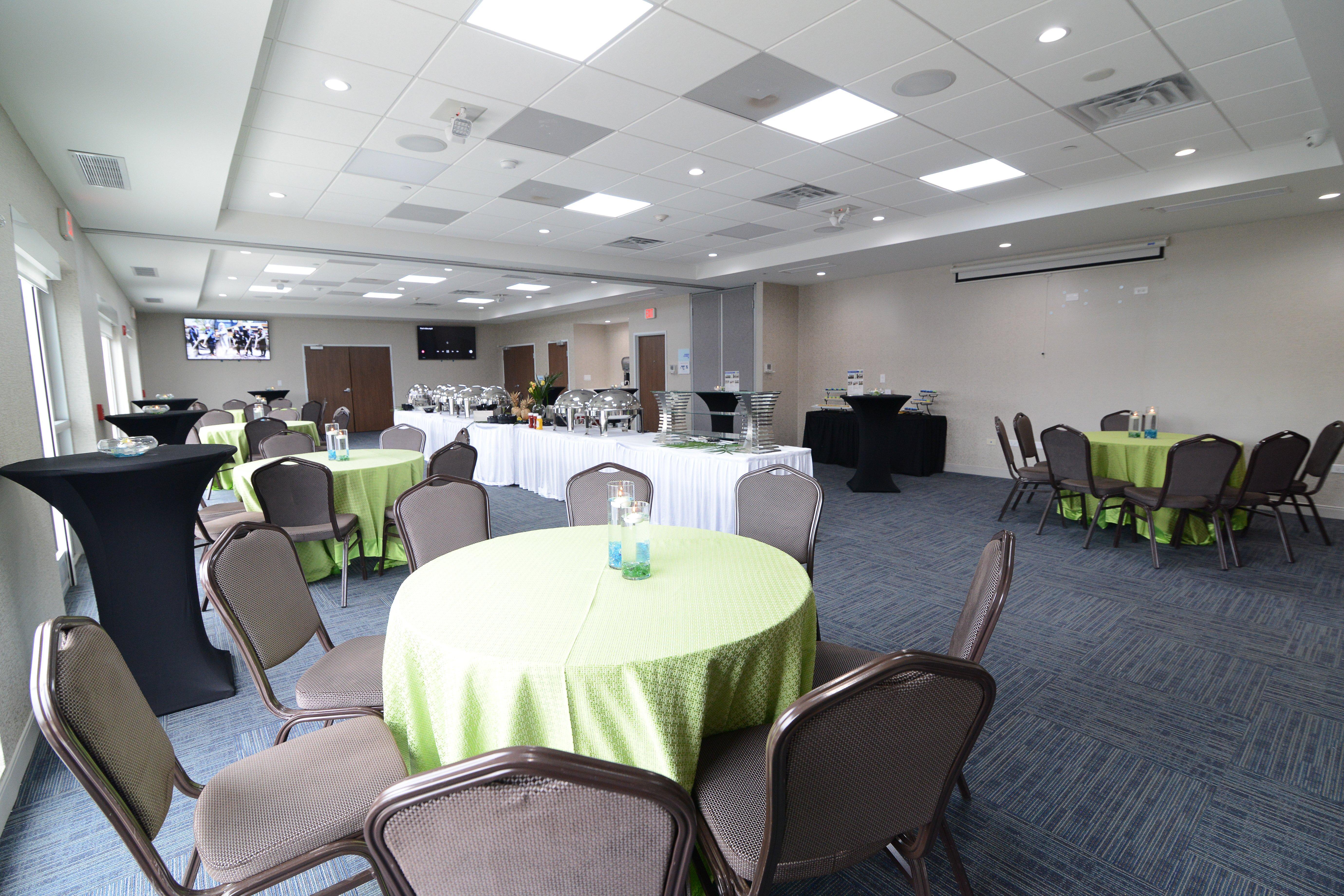 Holiday Inn Express & Suites Chicago North Shore - Niles By Ihg Екстер'єр фото