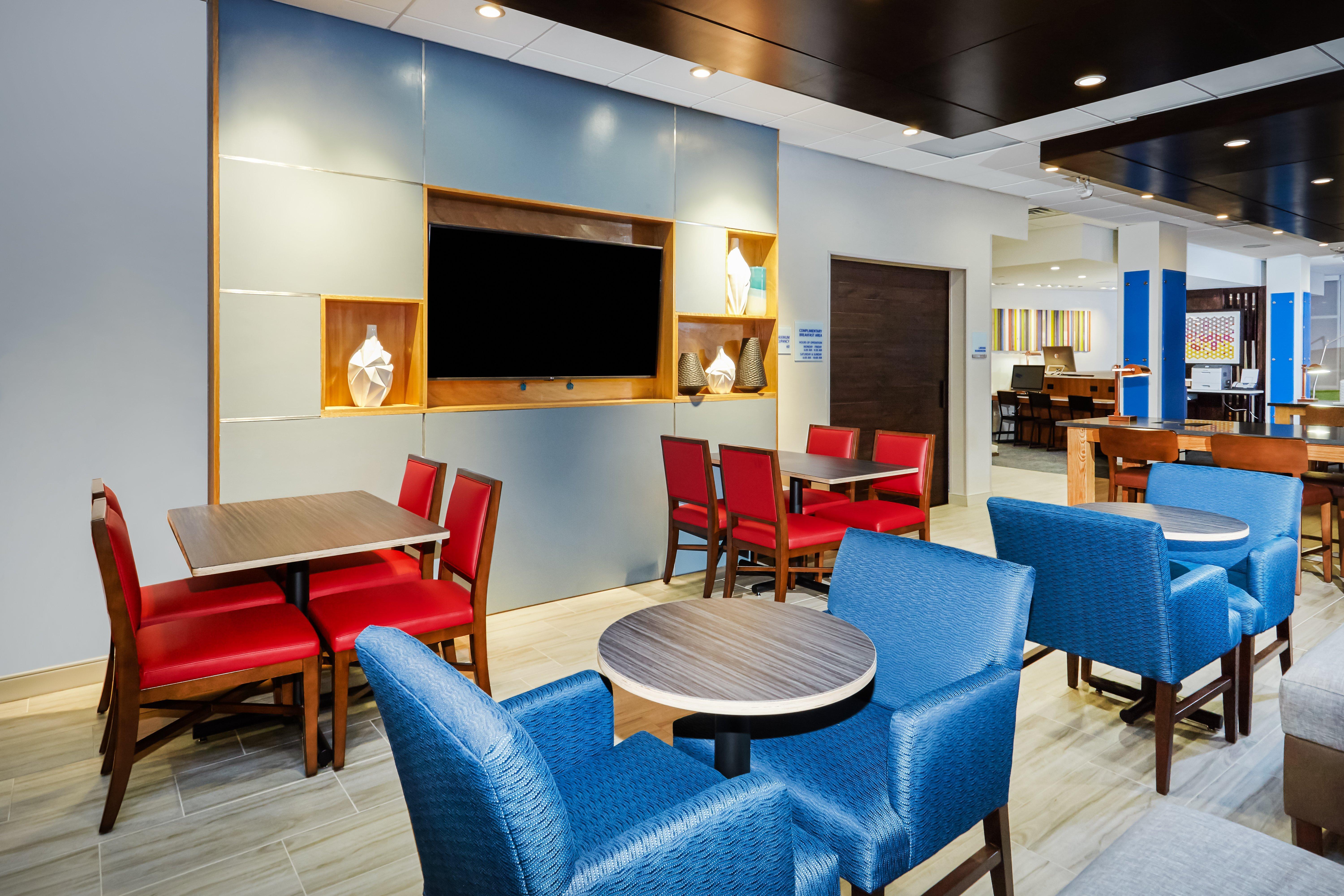 Holiday Inn Express & Suites Chicago North Shore - Niles By Ihg Екстер'єр фото