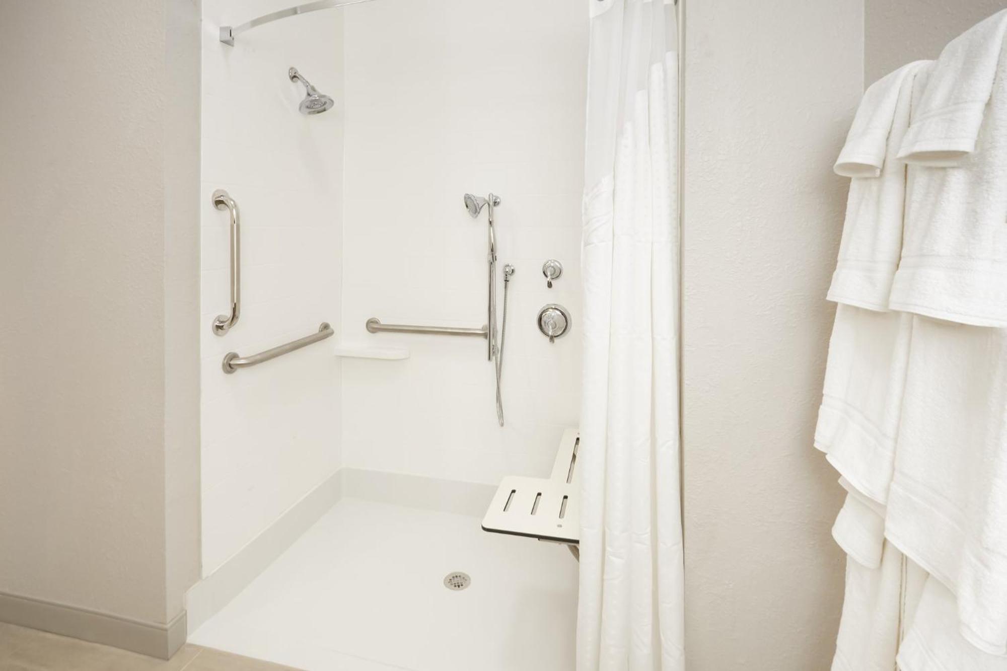 Holiday Inn Express & Suites Chicago North Shore - Niles By Ihg Екстер'єр фото