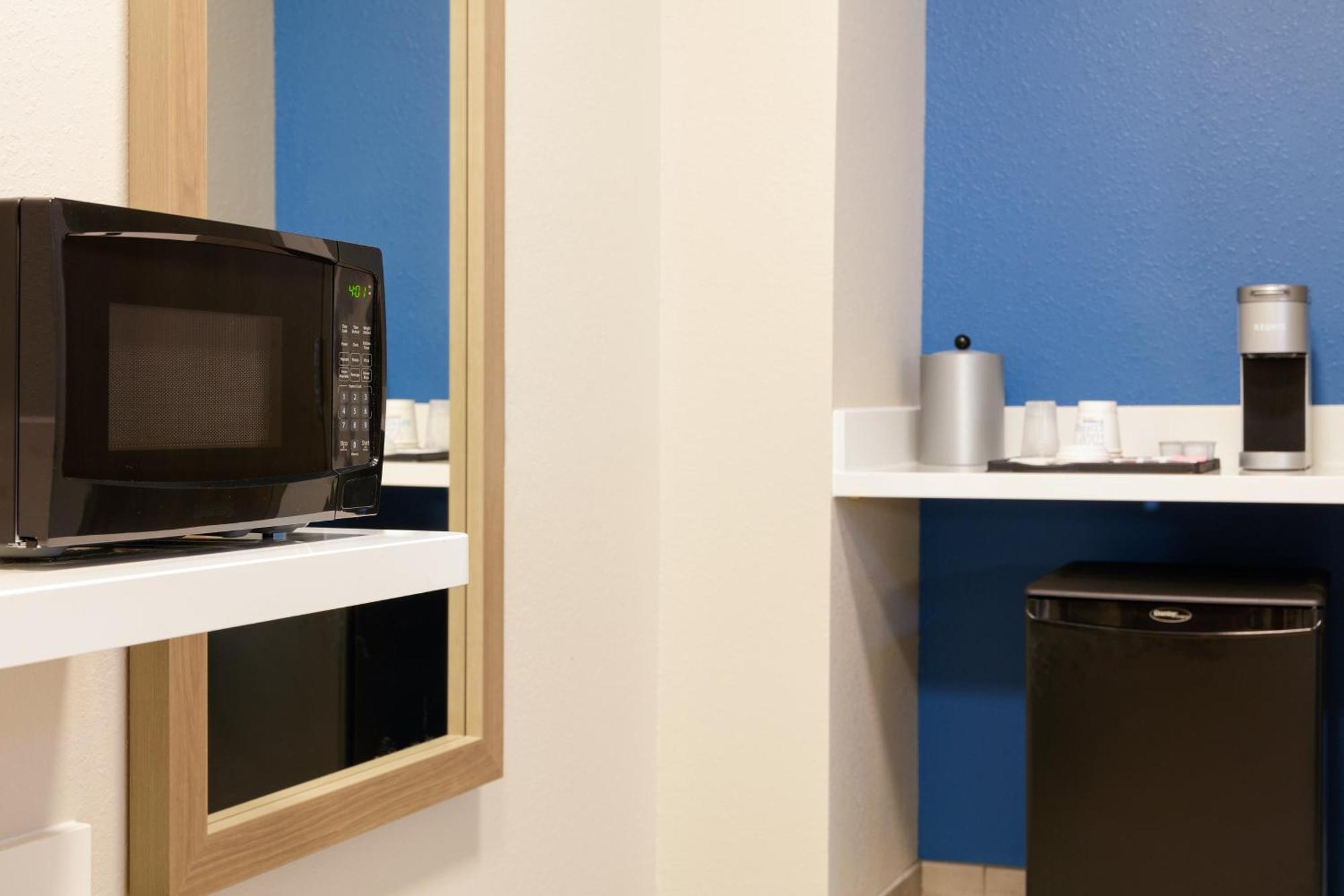 Holiday Inn Express & Suites Chicago North Shore - Niles By Ihg Екстер'єр фото